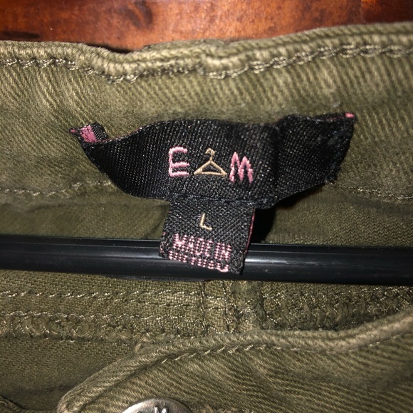 Shorts - Picture 2 of 3